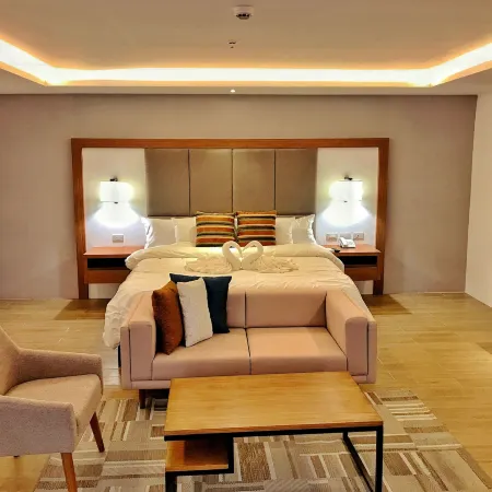 Crown Hotel at Harbour Springs Palawan Managed by Enderun Hotels