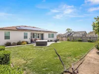 Spacious Home with new Hot tub I Fire pit I BBQ Hotels near Clovis Botanical Garden