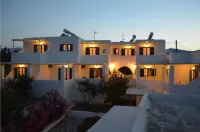 Caeli Paros by Kostas & Joanna Studios