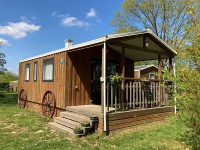 Camping écologique Le Lac Ô Fées - Insolites en Bretagne Hôtels à : Guémené-sur-Scorff
