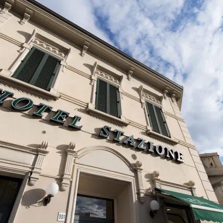 Hotel Stazione Отели рядом с достопримечательностью «Стадион имени Армандо Пикки»