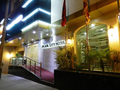 Pearl City Hotel Hotels near Java Institute For Advanced Technology