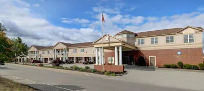 Senator Inn & Spa Hotels near Lithgow Public Library