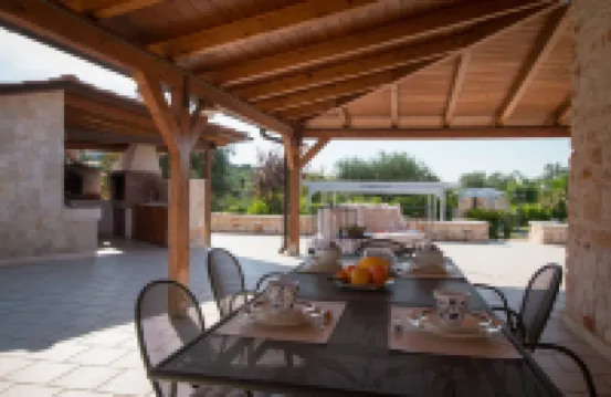 TD Villa Luna Trulli with Large Pool