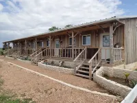 Stagecoach Cabins - Alphydda