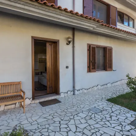 AnaeleHouseapartments Ltb