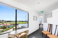 Madsen Retreat Hotels in Penguin