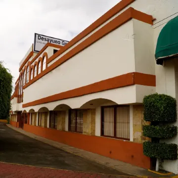 Hotel & Suites Villa del Sol