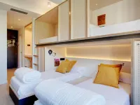 Toc Hostel Sevilla Hotels in der Nähe von La Adriatica Gebäude