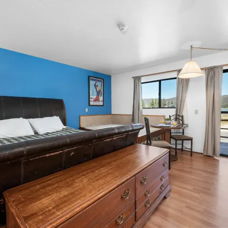 Big Bear Lake Front Lodge