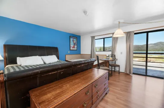Big Bear Lake Front Lodge