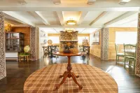 Shelter Harbor Inn Hotels in Вестерлі