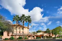 تاونبليس سويتس تيمبي آت أريزونا ميلز مول Hotels near Our Lady of Guadalupe Catholic Church