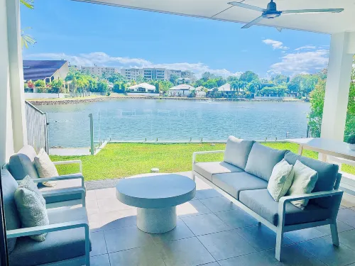 Blue Lagoon Villa B - Boutique