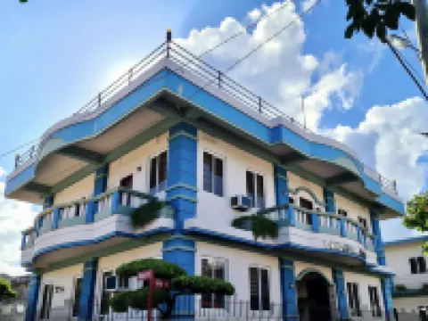 デン デン ゲストハウス バタネスのホテル