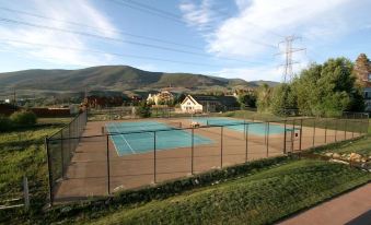 Swan Mountain Resort
