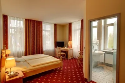 Hotel Kronprinz Garni Hotels near Schachtschleuse Minden