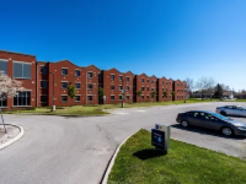 Residence & Conference Centre - Welland Hotels in Welland