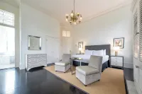 Melrose Mansion Hotels in New Orleans