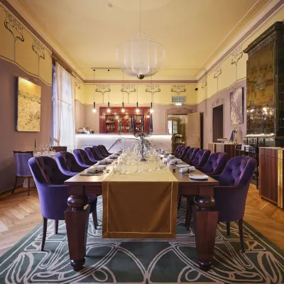 Villa Ammende Restaurant and Hotel Hotels near St. Elizabeth's Church