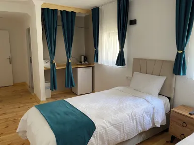 Bak cafe& pansiyon Hôtels à : Fevzipasa-vehbibey Mahallesi