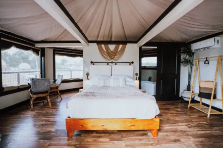 Starlight Haven Weiss Lake