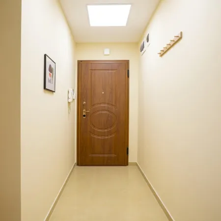 Bright 1Bdr Apartment in Top Center