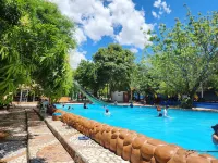 Wally World Inn - Pool