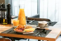 FreshSuites & Bar - Frühstück