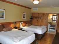 The Green Bridge Inn Hotels in Eagle County