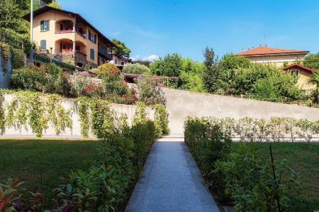 Casa Sofia - by Myhomeincomo