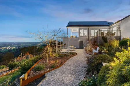 Skyline Views Yarra Valley s Elevated Escape Отели рядом с достопримечательностью «Ярра Вэлли Рацинг»