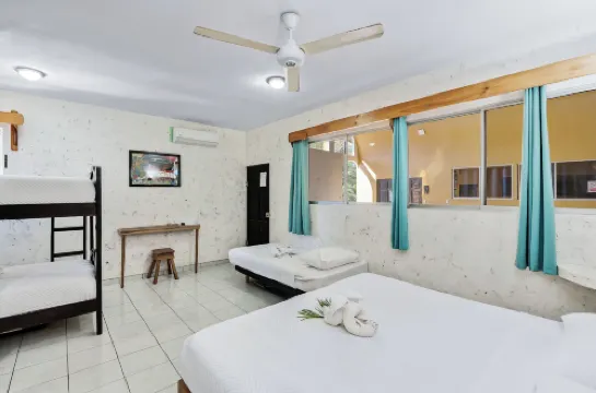 Hotel Tamarindo Inn - 1 mi to Tamarindo Beach