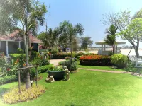ชมทะเล รีสอร์ท หาดเจ้าสำราญ โรงแรมในอำเภอ บ้านแหลม