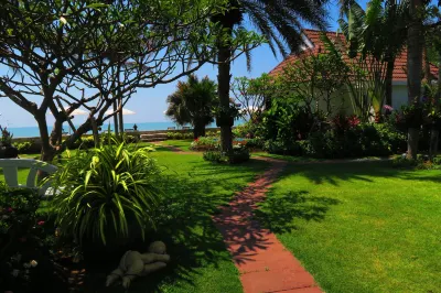 Chomtalay Resort at Had Chaosamran Beach فنادق في Ban Laem