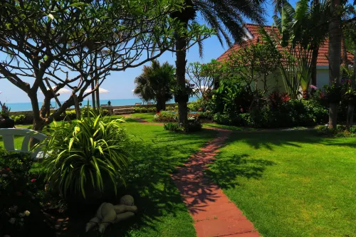 Chomtalay Resort at Had Chaosamran Beach - Parkplatz