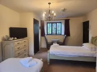 Langley Inn Hotels in Winterbourne