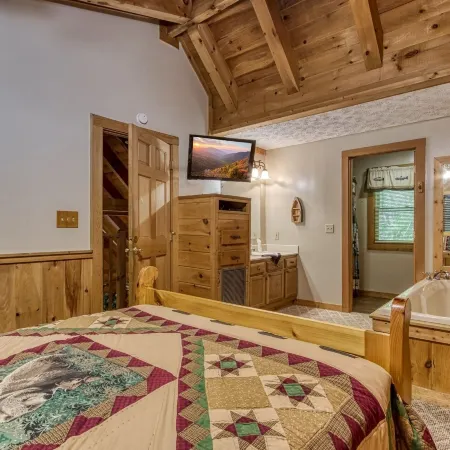 Er50 - Creekside - Great Location. Close to All the Action! 2 Bedroom Cabin by RedAwning