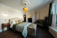 The Doghouse Inn Hotels in Guestling