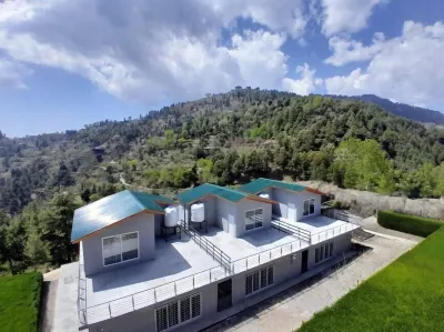 Alpine Creast Cottages Hotels in Changla Gali