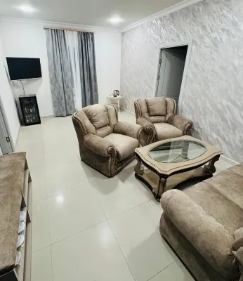 Luxe Plaza Hotel near EVN Zvartnots airport Hotels in 