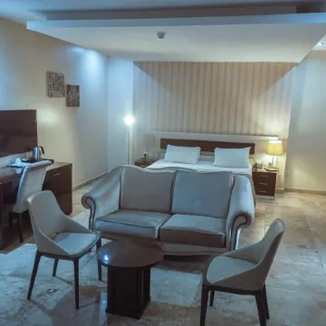 Fullmoon Hotels Owerri