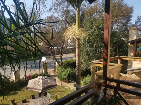 Autumn Breeze Manor Guest House