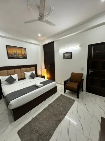 V Rooms Отели рядом с достопримечательностью «Университет Гургаон»