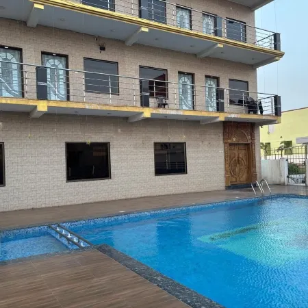 Fortune Club And Suites