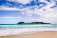 Nômades Vibe da Ilha - Adventure Hostels & Coworking