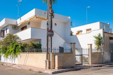 Villetta Oasi Blu Clima e Private Parking