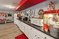 Spacious Apartment with Fitness Center and Balcony - Inviting Modern Retreat Hotels in Ontario