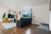 Cozy 2-Bedroom Retreat in Pacifi