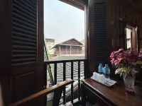 Villa Alounsavath Mekong Riverside Hotels near Wat Xiengthong